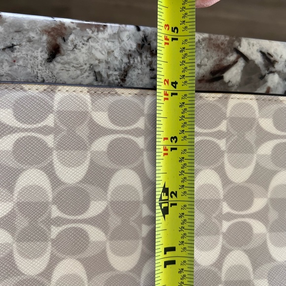 Coach tablet or clutch case - Picture 7 of 8